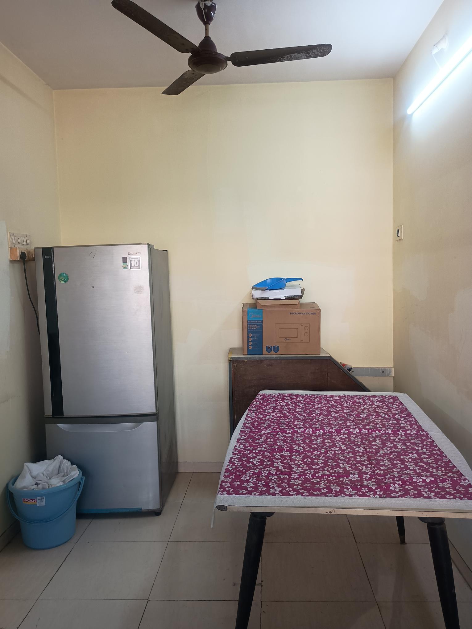 Kitchen facility at girls PG accommodation in Goregaon East Mumbai